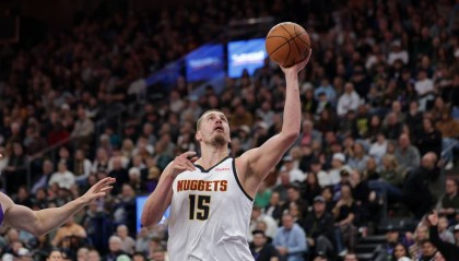 约老师36+23+10马尔卡宁17分 默里两双掘金胜爵士