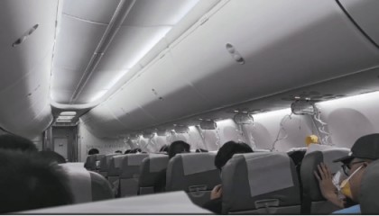 旅客讲述日航客机万米高空急坠:写遗书交代银行卡密码,滞留机舱45分钟无空调