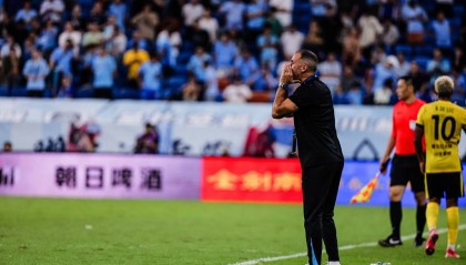 上任不到3个月！新鹏城官宣穆尼奥斯下课 陈涛任代理主帅