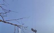 乌军称救出一名被困俄军后方的士兵：用无人机空投电动自行车