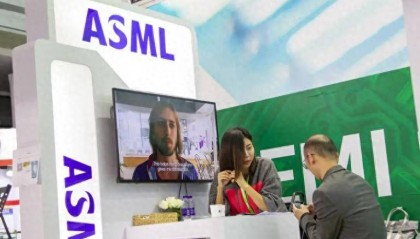 中国升级稀土管制，万万没想到，ASML的EUV光刻机，这次被中国卡住脖子了