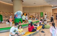 多地图书馆批评放娃现象，责备家长也没用