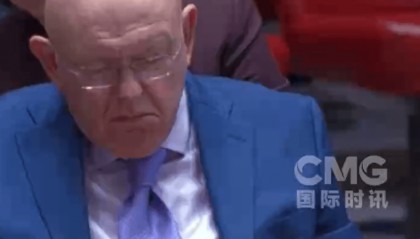 美方在安理会上敦促中国停止向俄罗斯提供军民两用物项等，中方驳斥：长期向战场提供武器的是美国，敦促美方停止甩锅推责