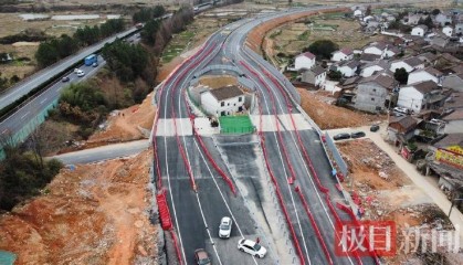 “没料到政府宁可多花钱让公路改道”,江西“最强钉子户”独守孤房