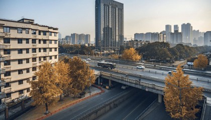 日均客流上涨近15%!成都坐公交的人为何多了→