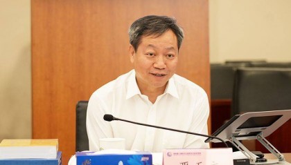 严天文,已赴任湖北