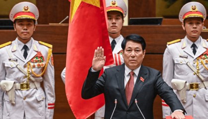 中越关系有变？越南新主席走马上任，对华定位不简单，中方心定了