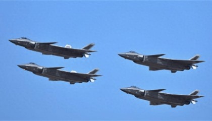 4架歼20“叠罗汉”,背后技术含量不容小觑,但更大惊喜在后头