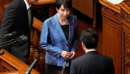 迟迟等不到中方的贺电,日本主动“逼问”,高市早苗对中国称呼有变,外交部的回应有深意