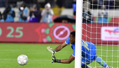 李昊飞的飞扑！U23亚洲杯中国男足与乌兹别克斯坦的生死战