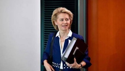 特朗普宣布大胜欧盟，冯德莱恩才明白访华时，中方苦口婆心的劝诫，欧盟有人后悔没有配合中国