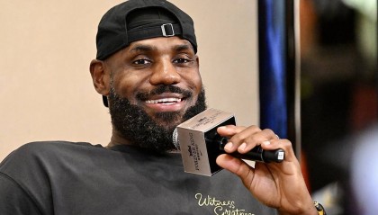 《人民日报》8日刊发詹姆斯文章:篮球是连接彼此的桥梁