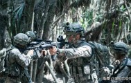 中国特种兵新装备摸秃美军，网友：你跟我说这是解放军？
