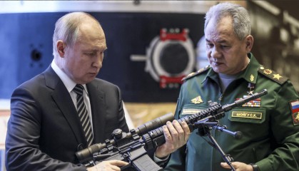 俄军发射了579架无人机,其中552架被乌军成功拦截,俄罗斯明白了:全是北约干的好事