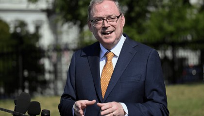 不满就业数据 特朗普想让“自己人”接手负责