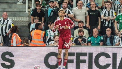 曼联又买错了?埃基蒂克3球1助约克雷斯2球 舍什科还没首发