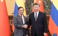 习近平会见哥伦比亚总统佩特罗
