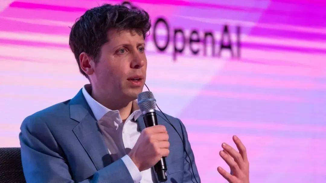 奥特曼重新加入 OpenAI 董事会；比特币突破 7 万美元大关；苹果中文官网出现 Vision Pro｜极客早知道