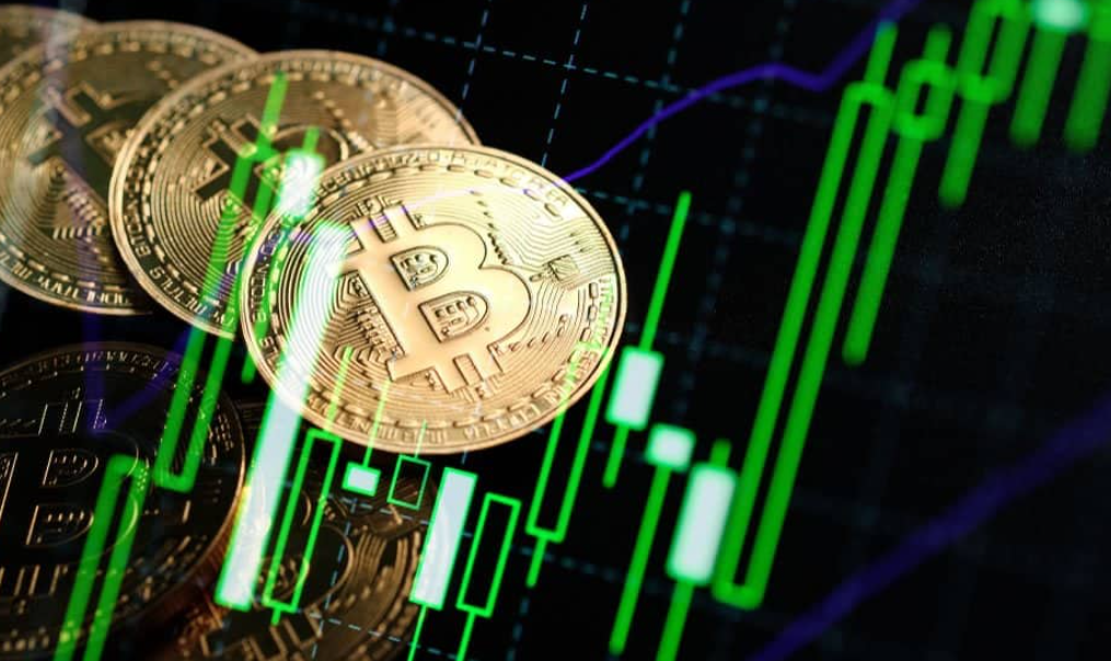 “比特币突破5.7万”！因散户兴趣高涨、机构押注增加、ETF交易量……