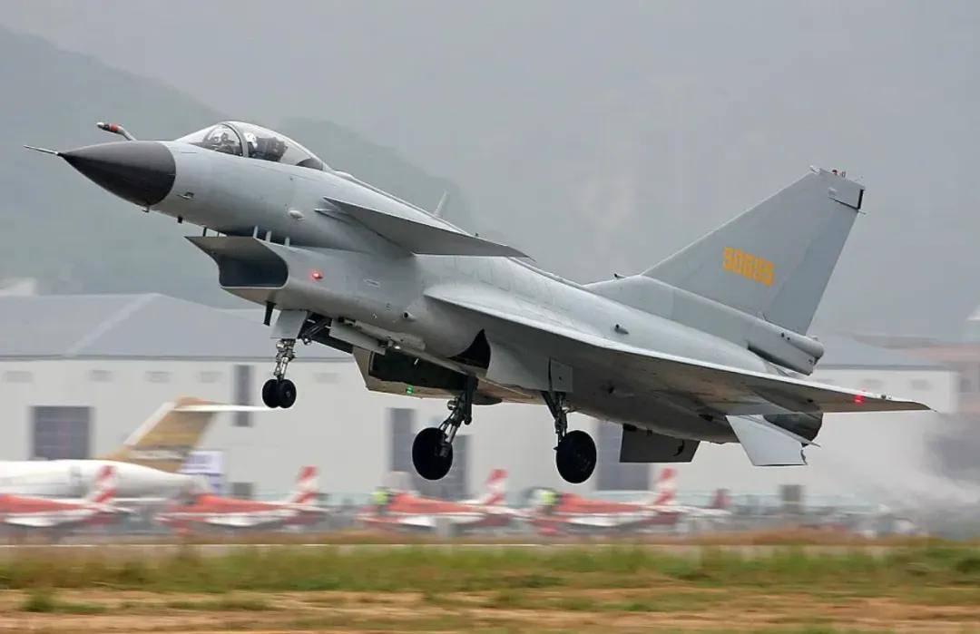 以色列摧毁2架F-14！伊朗轻易丧失制空权完全是自讨苦吃！