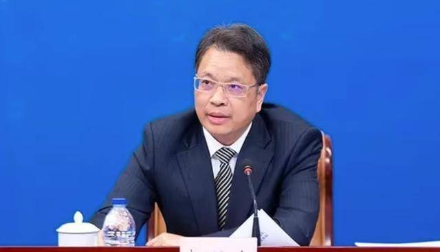 贵州省委常委、省委秘书长郭锡文，履新职