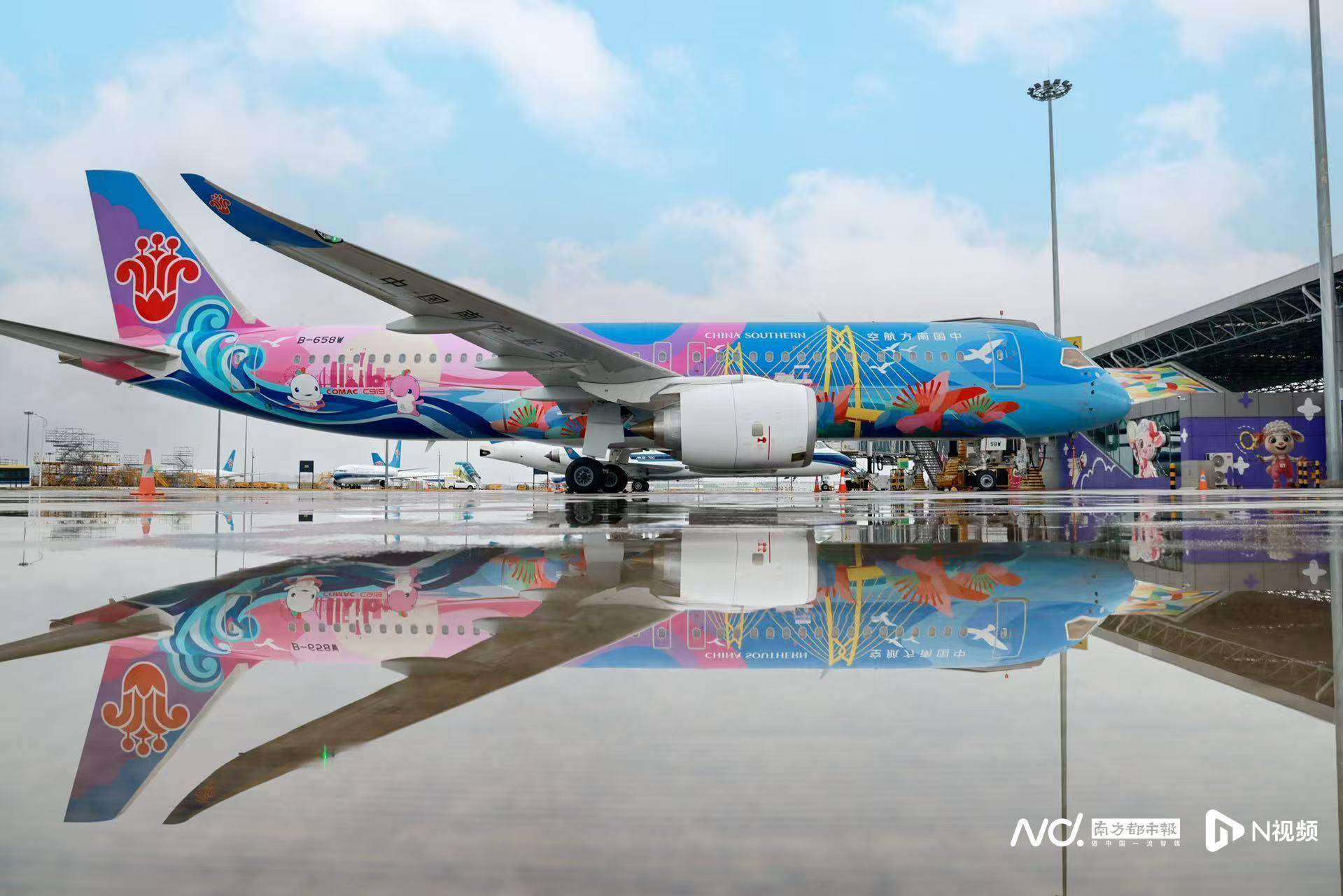 广州白云机场起飞！国内首架C919全运会主题彩绘机首航