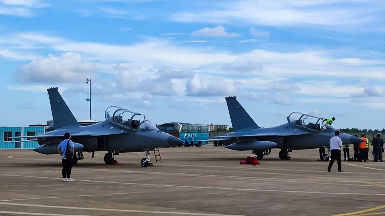 歼-35青春版？076专用舰载机？新机“超级小黄蜂”究竟是干嘛的？