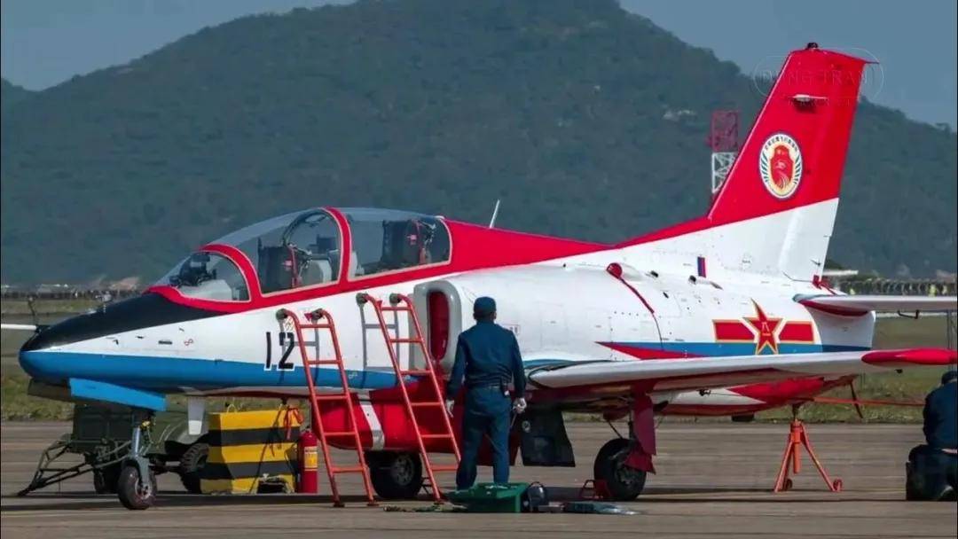 歼-35青春版？076专用舰载机？新机“超级小黄蜂”究竟是干嘛的？