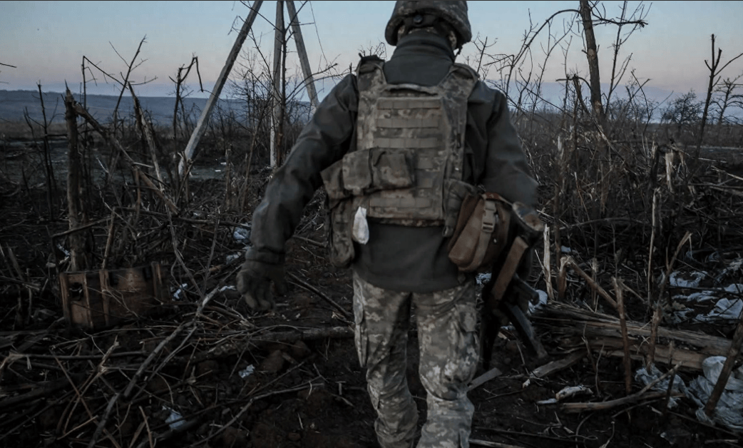 泽连斯基谎言碎了一地，乌军认清事实承认红军城败了，血战到底只为美国？