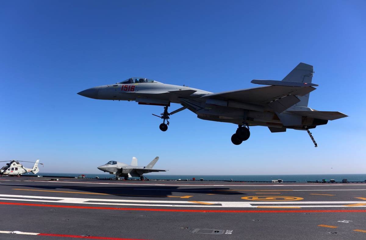 不敌歼35就算了,还打不过歼15T?美媒:F18已落后!歼50拥有压倒性优势