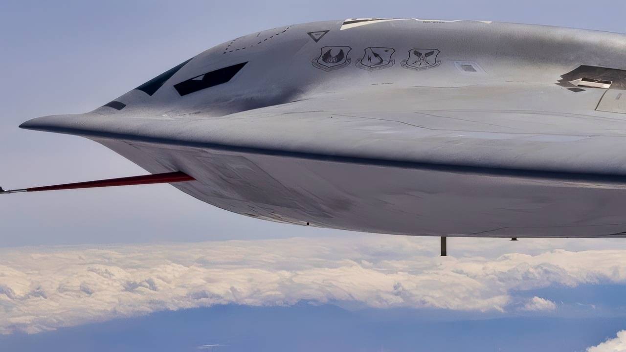 美媒：想让B-21深入中俄腹地，自由出入肆意轰炸，100架远远不够