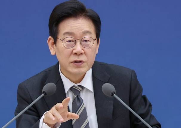 韩国总统李在明谈汉字教育,提到中国古籍《千字文》